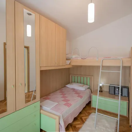 Βίλα Glorija Grubine